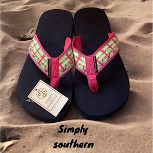 SIMPLY SOUTHERN NWT FLIP FLOP SANDALS STRIPED HARBOR SIZE LARGE 7.5”-8.5” WOMEN